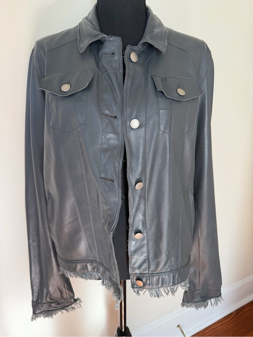 JKT NYC Size XL Women's Gray Leather Button-Front Jacket